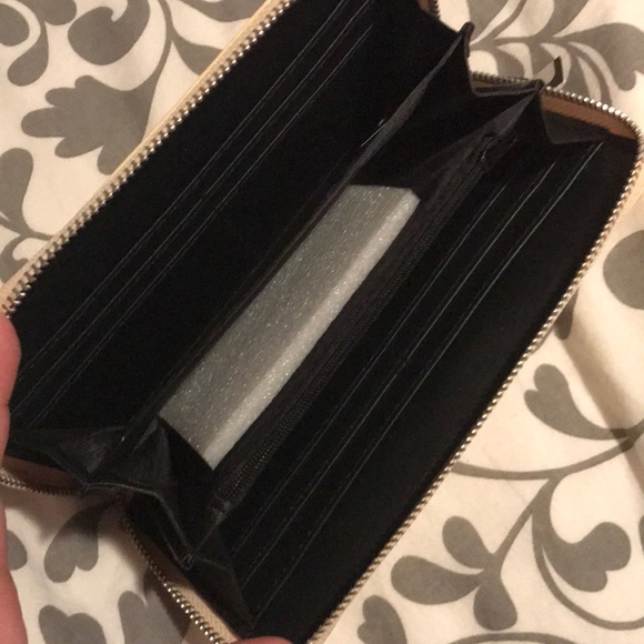 Tan/Cream Wallet - Picture 3 of 4